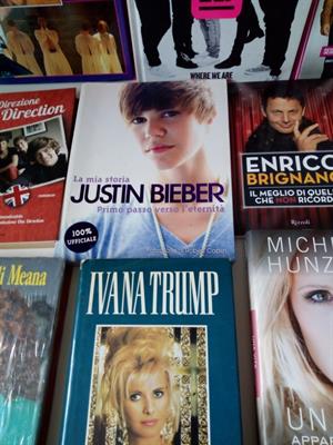 11 libri assortiti