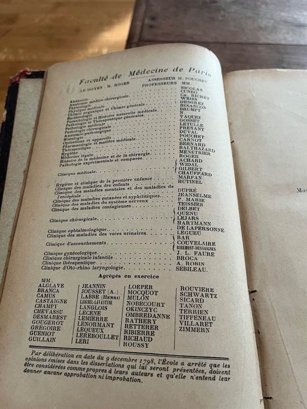 Foto 2Tesi medicina 1920 francese