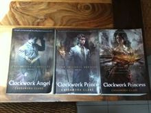 The Infernal Devices 3 libri in inglese.Ottimi.